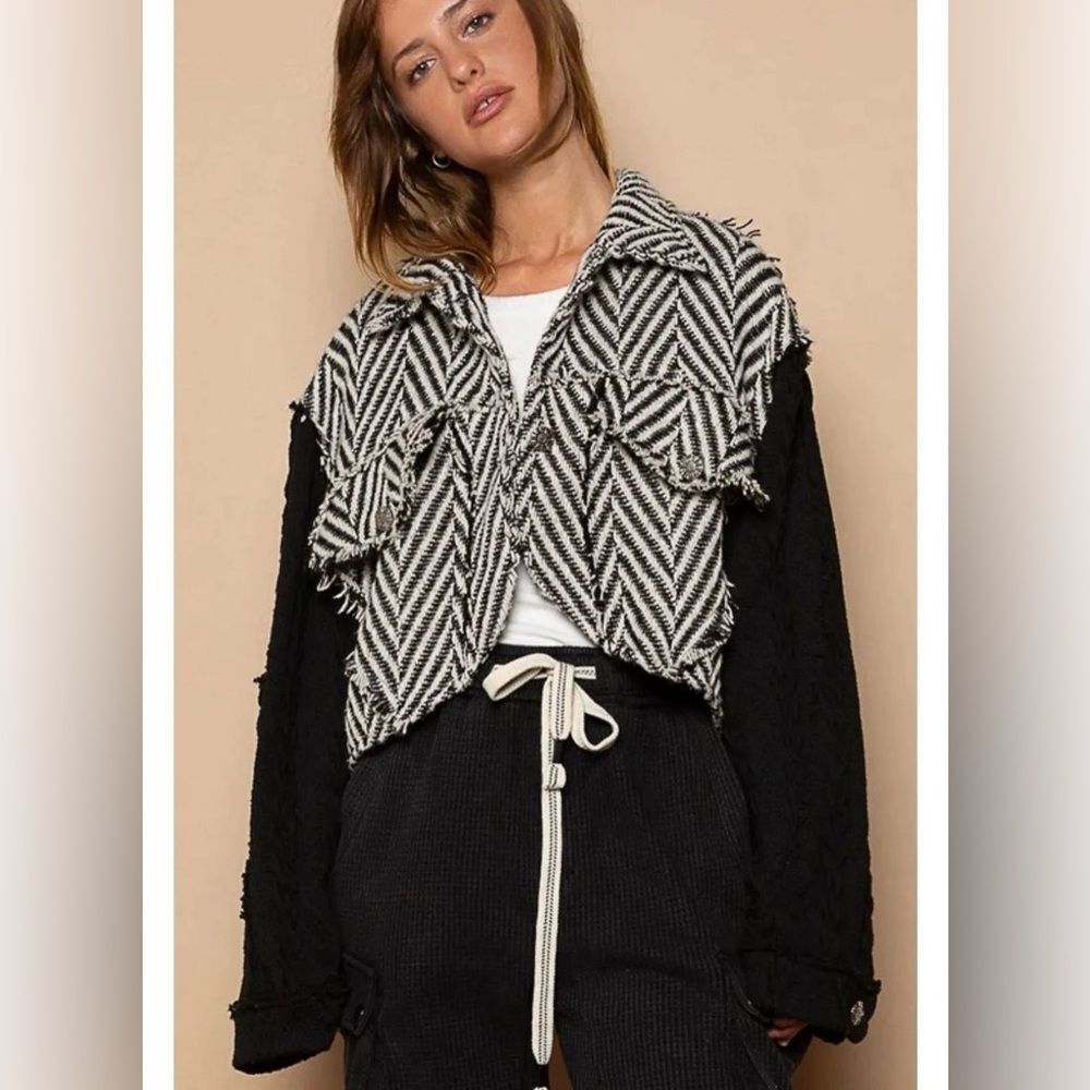 POL Hannah Herringbone Cropped Blazer - Picture 4 of 6